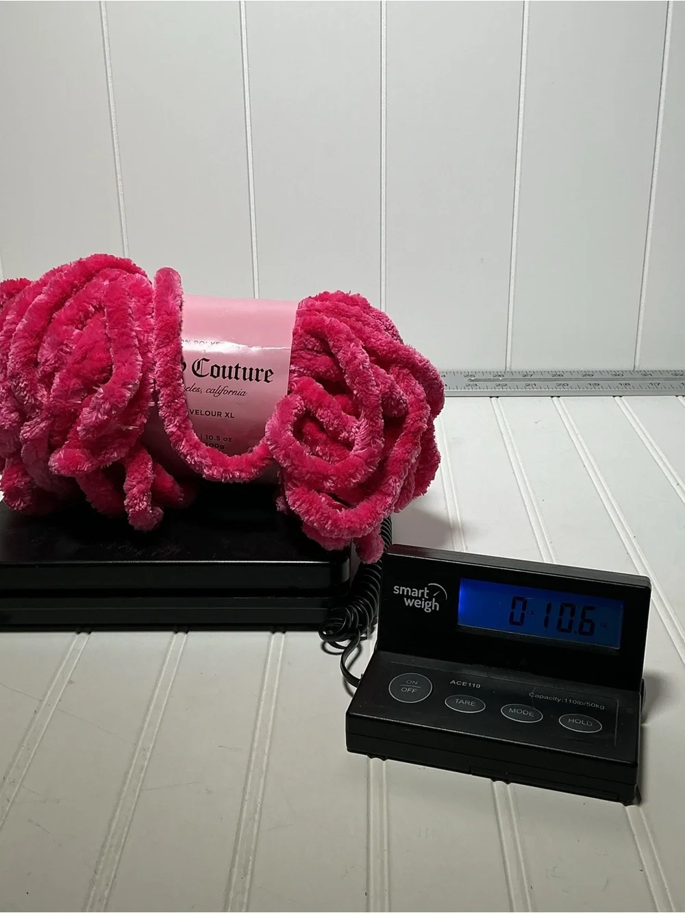 JUICY COUTURE- LUXE VELOUR XL Free Love 10.5 Oz 48.6 Yd 6-Super bulky Full Skein